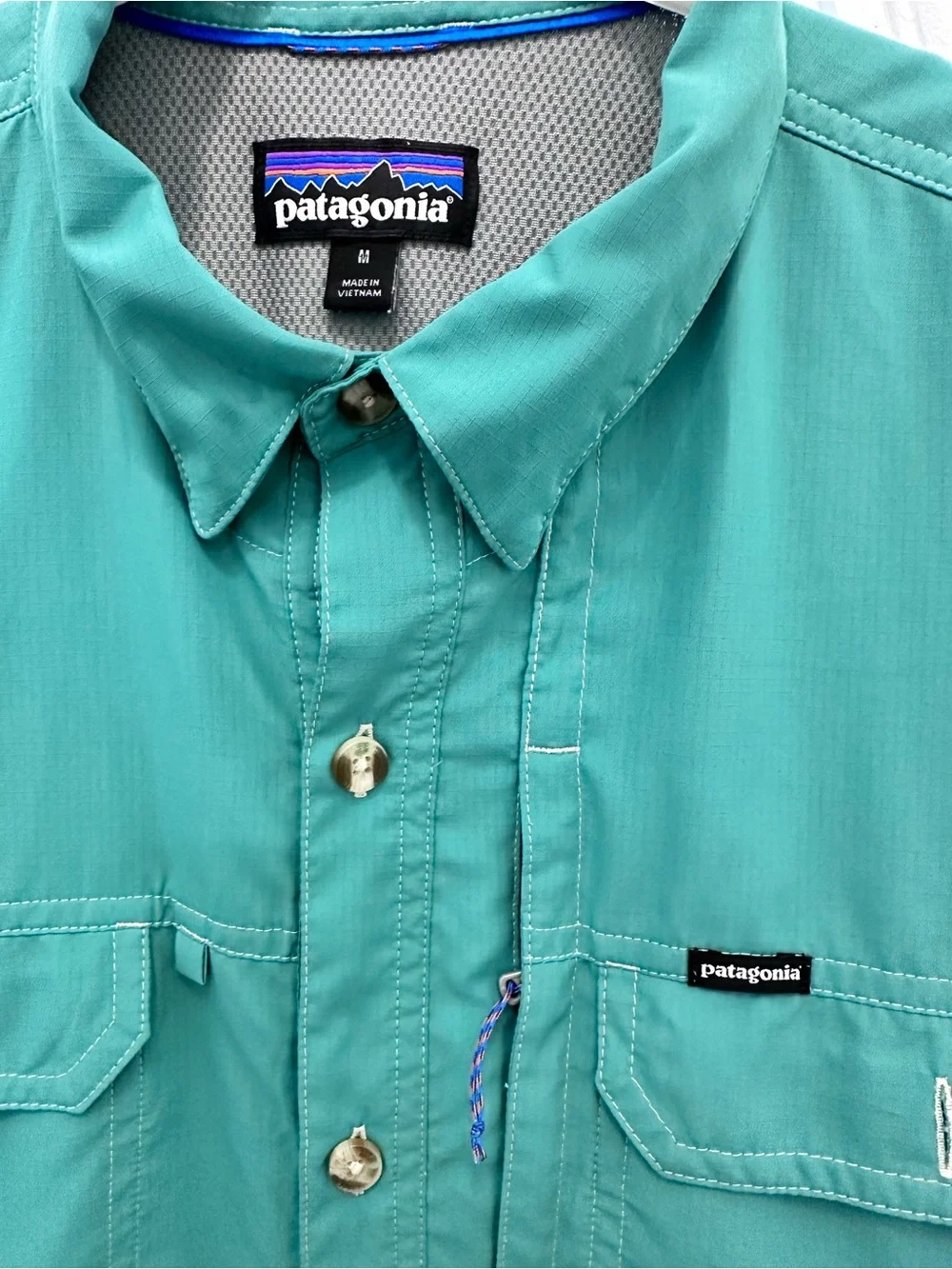 Patagonia Sol Patrol II Short-Sleeve Button-Up Shirt in Green SZ M - Picture 5 of 6